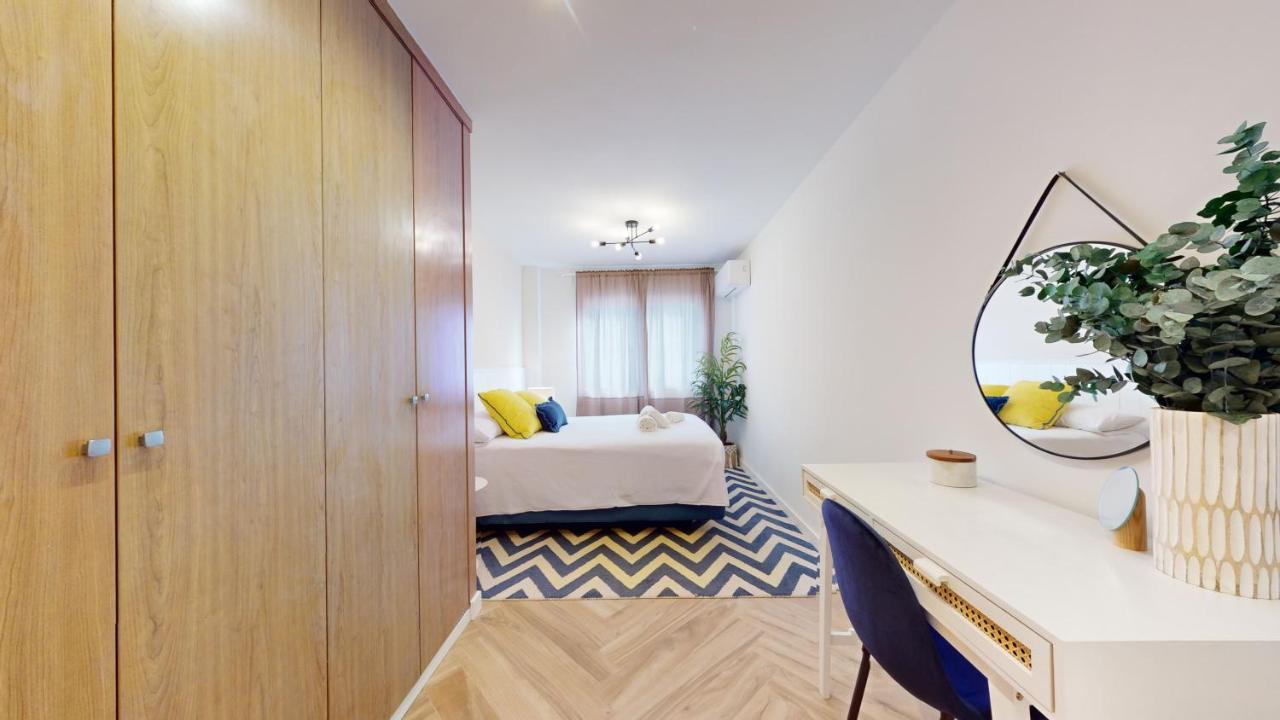 Apartment Stylish In With Ac And Balcony