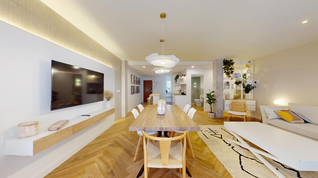 Stylish In With Ac And Balcony *